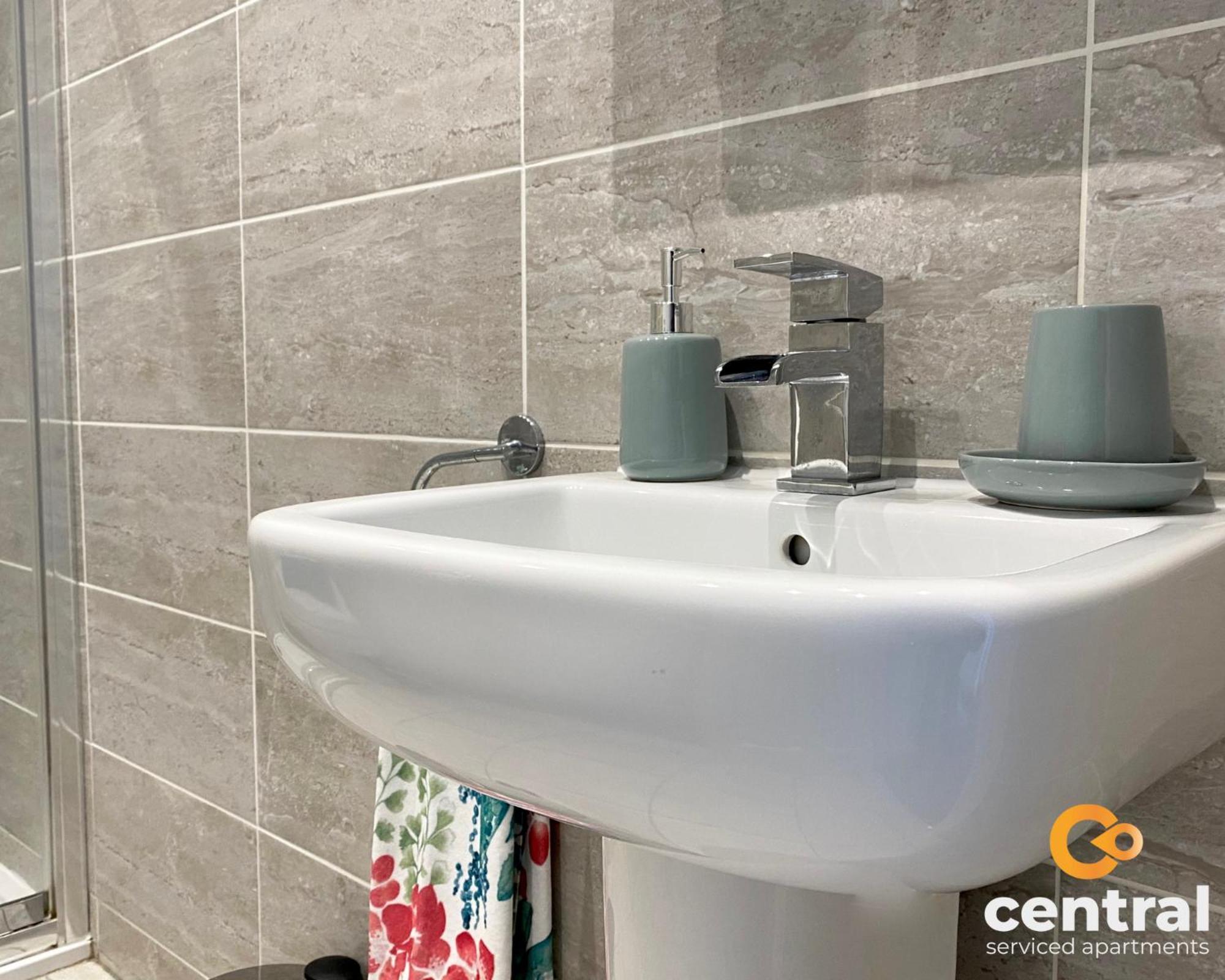 Central Serviced Apartments - Cosy 1 Bedroom - Walk Away From City Quay V&A - Walk To Bus And Train Station - Easy Access To City Centre - Fast Wi-Fi - Fully Equipped - Weekly & Monthly Stay Offers Dundee Exteriör bild